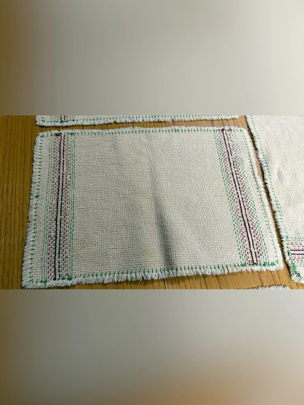 Vintage Woven Cotton Placemats Set 4 Cream Red Green Cottagecore Farmhouse